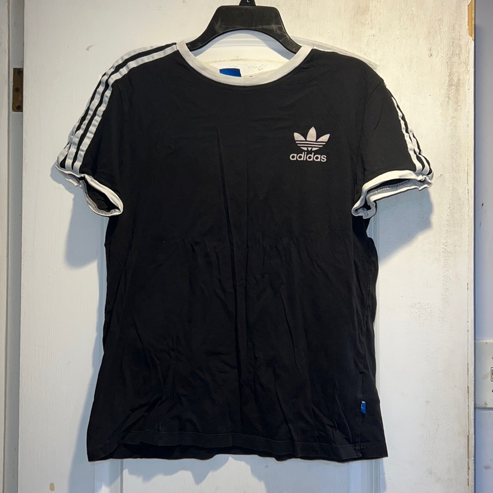 ADIDAS T SHIRT
